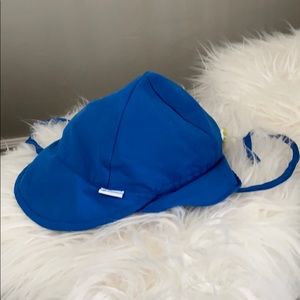 Iplay sun hat 0-6 month with tie and drawstring
